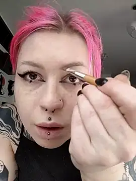 Snapshot of divine_eve chatting on 03.12.25 divine eve online show from 03.12.25