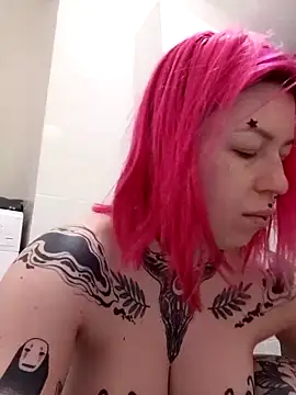 Snapshot of divine_eve chatting on 03.19.25 divine eve online show from 03.19.25