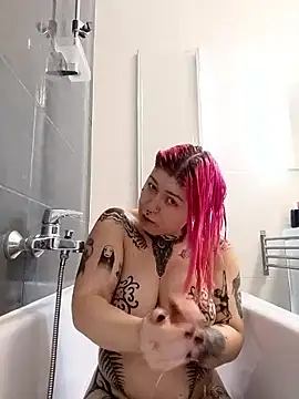 Snapshot of divine_eve chatting on 09.12.25 divine eve online show from 09.12.25