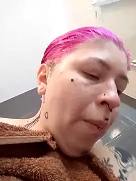 Snapshot of divine_eve chatting on 10.01.25 divine eve online show from 10.01.25