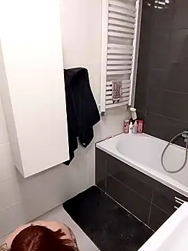 Snapshot of divine_eve chatting on 12.14.25 divine eve online show from 12.14.25