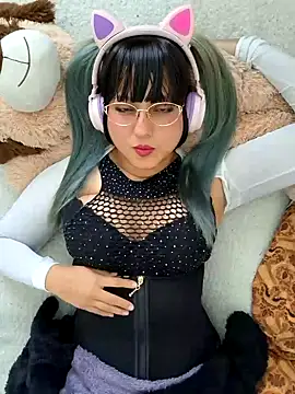 Snapshot of Derry_Cooper chatting on 12.20.24 Derry Cooper online show from 12.20.24