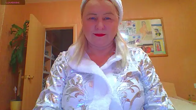 Snapshot of mira_robinsonnn chatting on 12.19.25 mira robinsonnn online show from 12.19.25