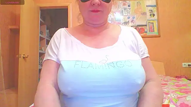 Snapshot of mira_robinsonnn chatting on 02.09.26 mira robinsonnn online show from 02.09.26