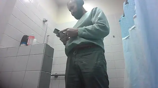 Snapshot of AceSpinning_DJ chatting on 03.21.25 AceSpinning DJ online show from 03.21.25