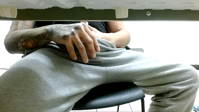 Snapshot of AceSpinning_DJ chatting on 01.05.26 AceSpinning DJ online show from 01.05.26