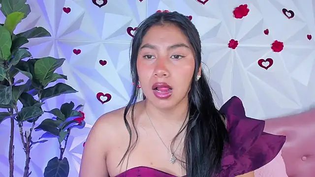 LinnaGardenia online show from 03.15.25