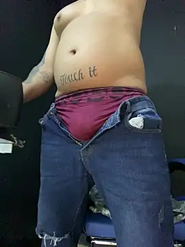 Snapshot of DickMasterfindom chatting on 07.05.26 DickMasterfindom online show from 07.05.26