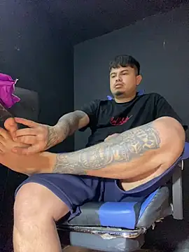 Snapshot of DickMasterfindom chatting on 07.07.26 DickMasterfindom online show from 07.07.26