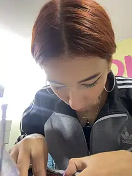 Snapshot of KittyRush chatting on 12.27.24 KittyRush online show from 12.27.24