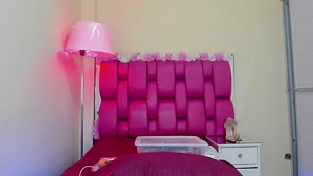 Gabriela Brown online show from 12.10.24