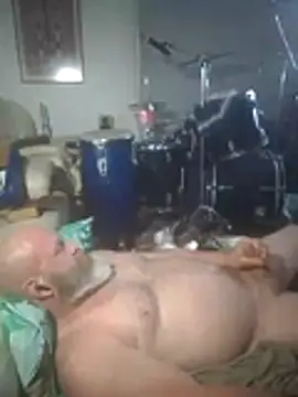 iambradz online show from 11.04.25