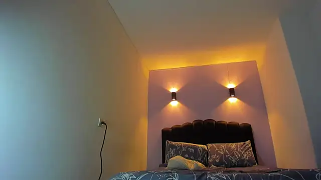 Sofia Clauss  online show from 02.02.26