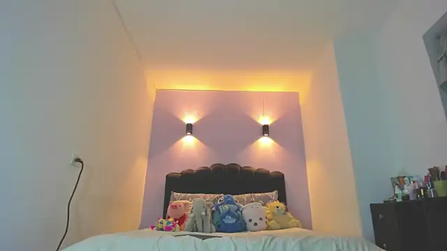 Sofia Clauss  online show from 04.26.26