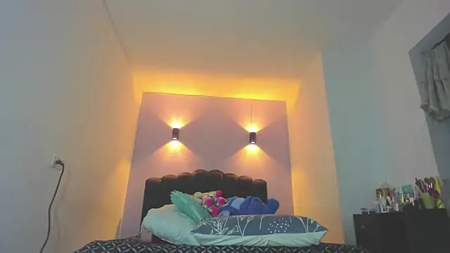 Sofia Clauss  online show from 05.04.26