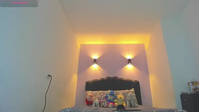 Sofia Clauss  online show from 05.20.26