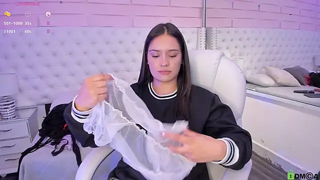 Yaaky  online show from 01.12.25