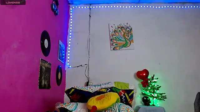 sensitive brunette online show from 01.04.25