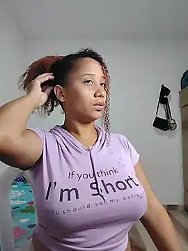 Snapshot of zandra_kiman chatting on 01.06.26 zandra kiman online show from 01.06.26