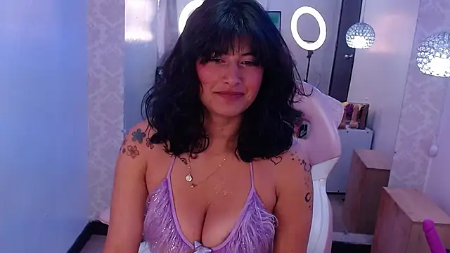 candy lux  online show from 02.13.25