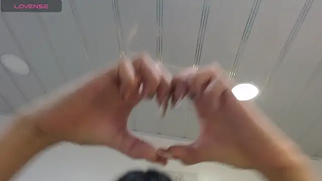 Snapshot of candy_lux_ chatting on 02.28.26 candy lux online show from 02.28.26