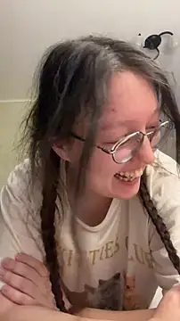 Snapshot of emigooflordXD chatting on 10.23.25 emigooflordXD online show from 10.23.25