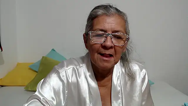 Snapshot of candy_mature_ chatting on 06.26.26 candy mature online show from 06.26.26