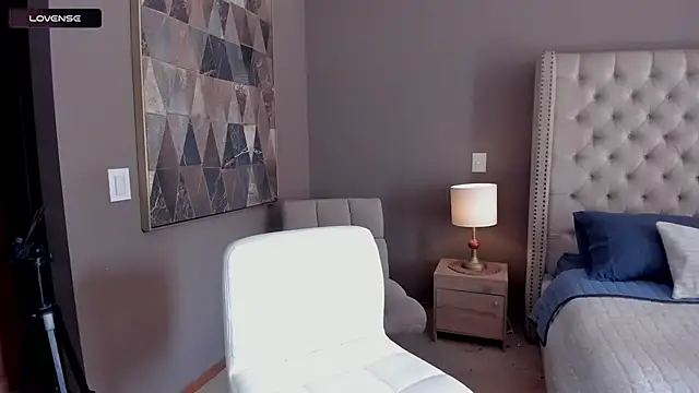 Snapshot of vangie_ chatting on 12.03.25 vangie online show from 12.03.25