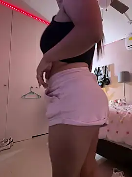 DarianaGuzz online show from 02.28.25