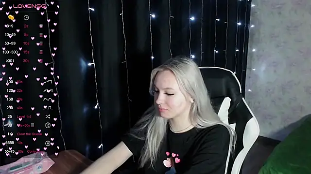 Snapshot of VikaPowers chatting on 01.24.25 VikaPowers online show from 01.24.25