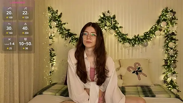 Ester Hill online show from 01.08.25