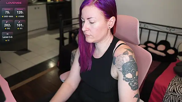 Snapshot of gennyrock chatting on 01.30.25 gennyrock online show from 01.30.25