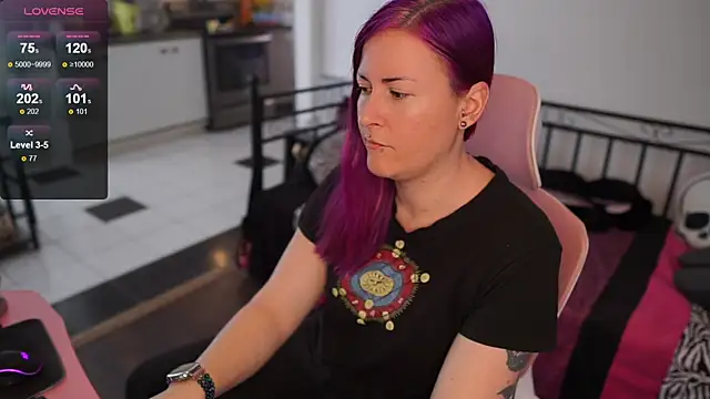 Snapshot of gennyrock chatting on 02.08.25 gennyrock online show from 02.08.25