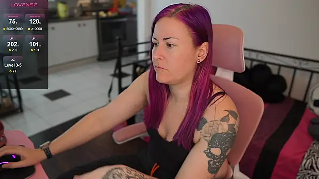 Snapshot of gennyrock chatting on 02.13.25 gennyrock online show from 02.13.25