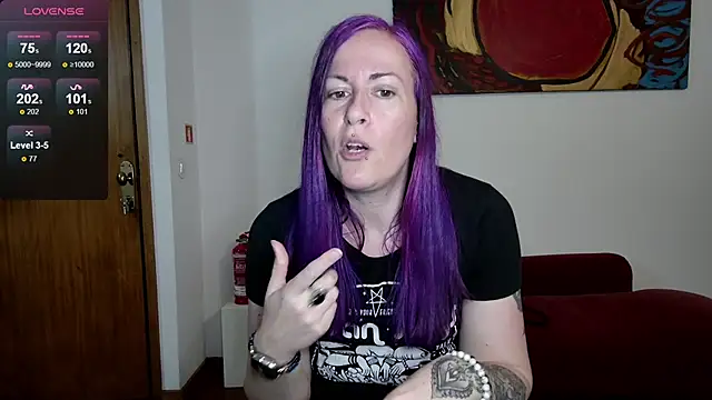 Snapshot of gennyrock chatting on 03.05.25 gennyrock online show from 03.05.25