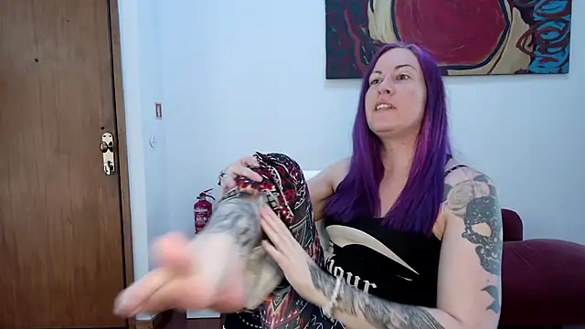 Snapshot of gennyrock chatting on 03.09.25 gennyrock online show from 03.09.25