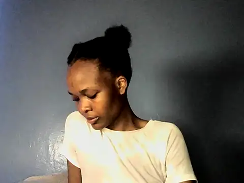 Snapshot of cyberbunnie chatting on 02.06.25 cyberbunnie online show from 02.06.25