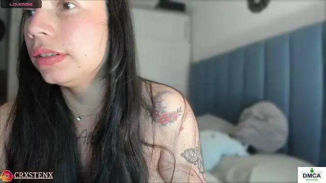 Snapshot of _Susiee_ chatting on 12.14.24 Susiee online show from 12.14.24