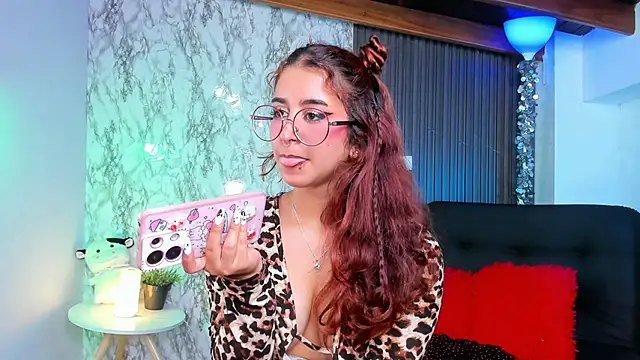 chloe blue online show from 02.23.25