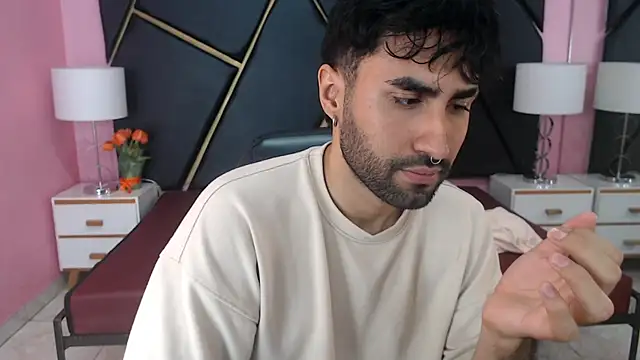 MilanZaire online show from 10.14.25