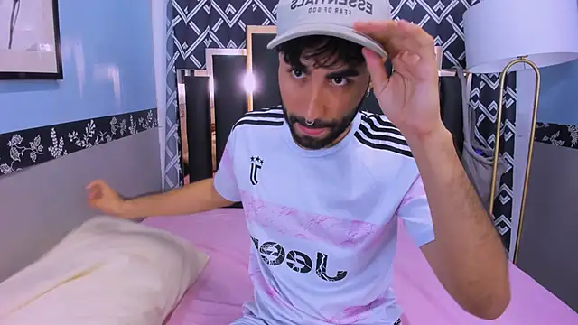 MilanZaire online show from 10.22.25