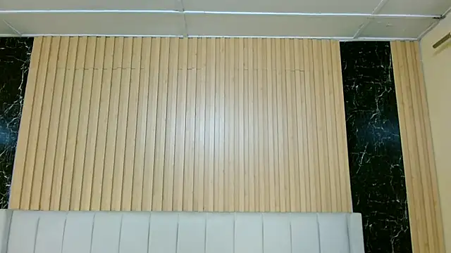 MilanZaire online show from 12.14.25