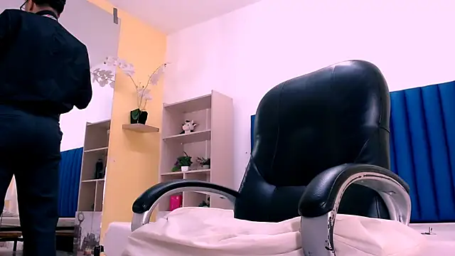 MilanZaire online show from 01.18.26