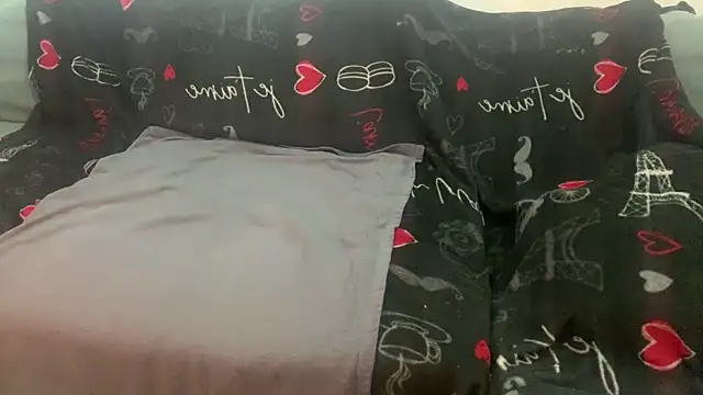 Snapshot of devote_schlampe00 chatting on 09.28.25 devote schlampe00 online show from 09.28.25