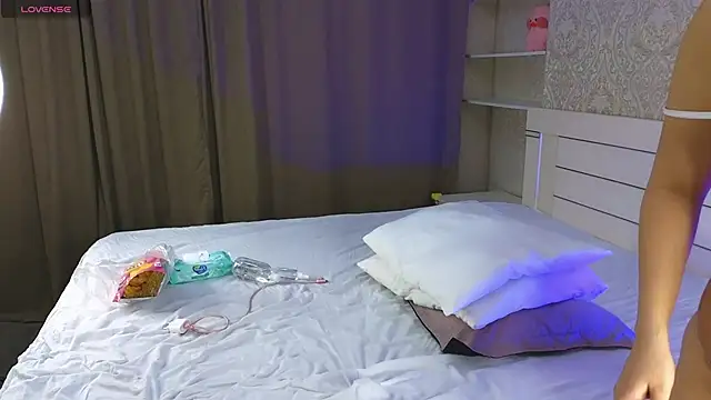 Diana Moon  online show from 11.24.25