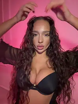 Snapshot of CardiSweetBaby chatting on 02.07.26 CardiSweetBaby online show from 02.07.26