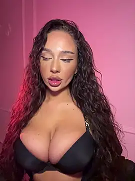 Snapshot of CardiSweetBaby chatting on 02.25.26 CardiSweetBaby online show from 02.25.26