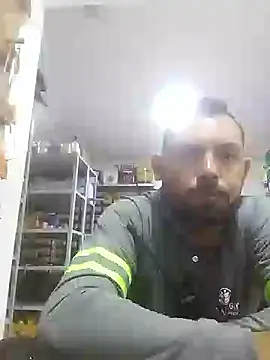 Snapshot of misterzioon chatting on 10.20.25 misterzioon online show from 10.20.25