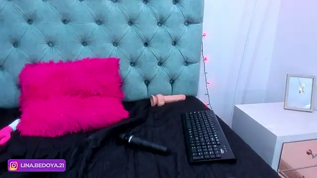 lina bedoya  online show from 02.04.25