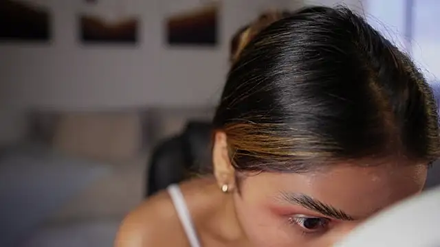 SaraParisi online show from 10.23.25